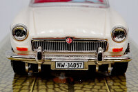 MGB Roadster snow-berry-white